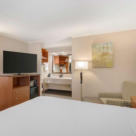 Best Western Oxnard Inn Bagian luar foto