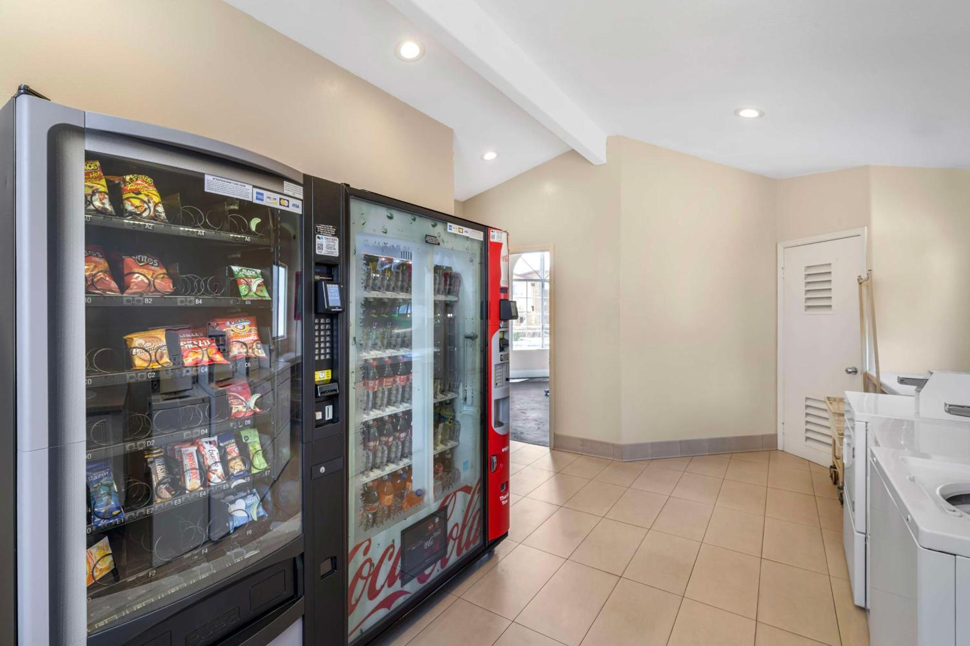 Best Western Oxnard Inn Bagian luar foto